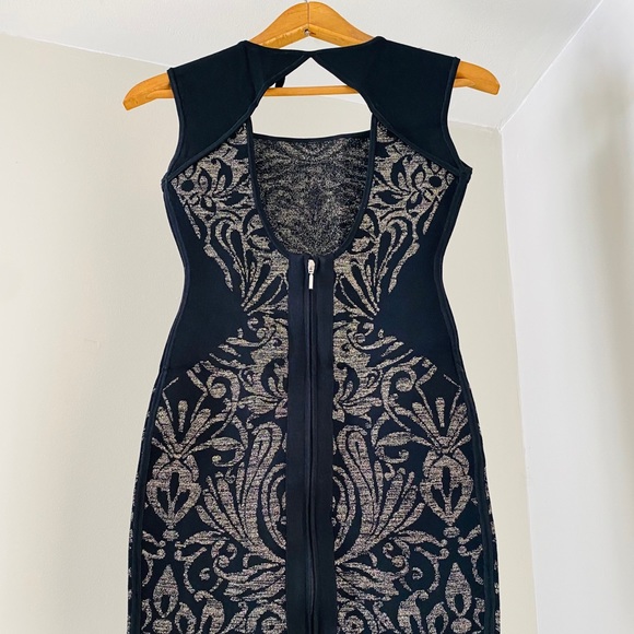 Gold embroidered dress from marciano collection. - Picture 5 of 9